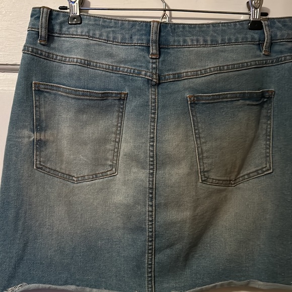 Harper Blue Jean Skirt Sz L - Picture 2 of 4